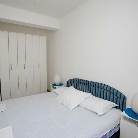 Apartment With Sea View ラファイロヴィチ エクステリア 写真