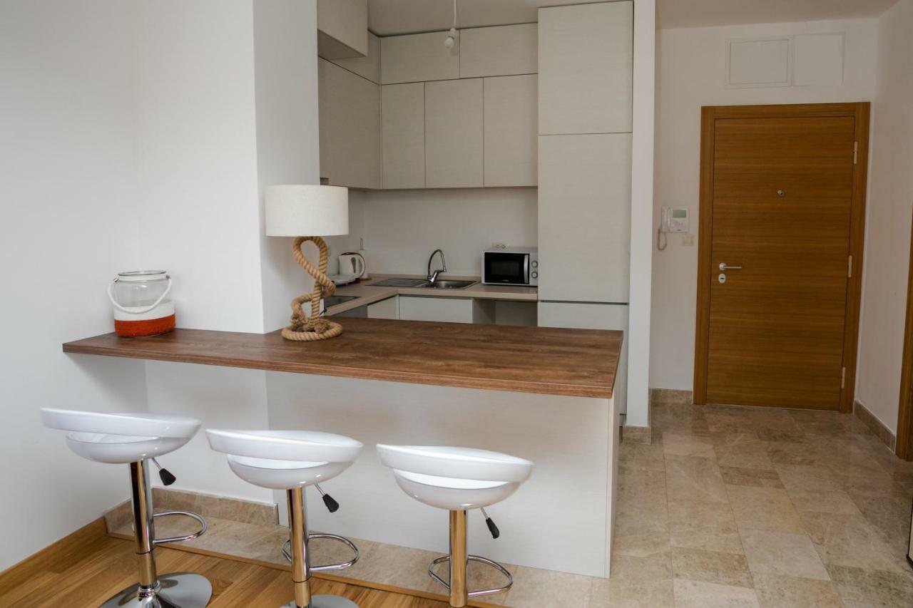 Apartment With Sea View ラファイロヴィチ エクステリア 写真